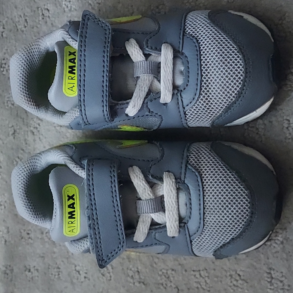 Nike AirMax shoes/sneakers